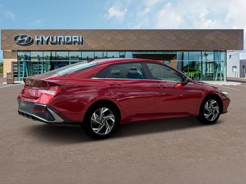 New 2025 Hyundai Elantra SEL image 8