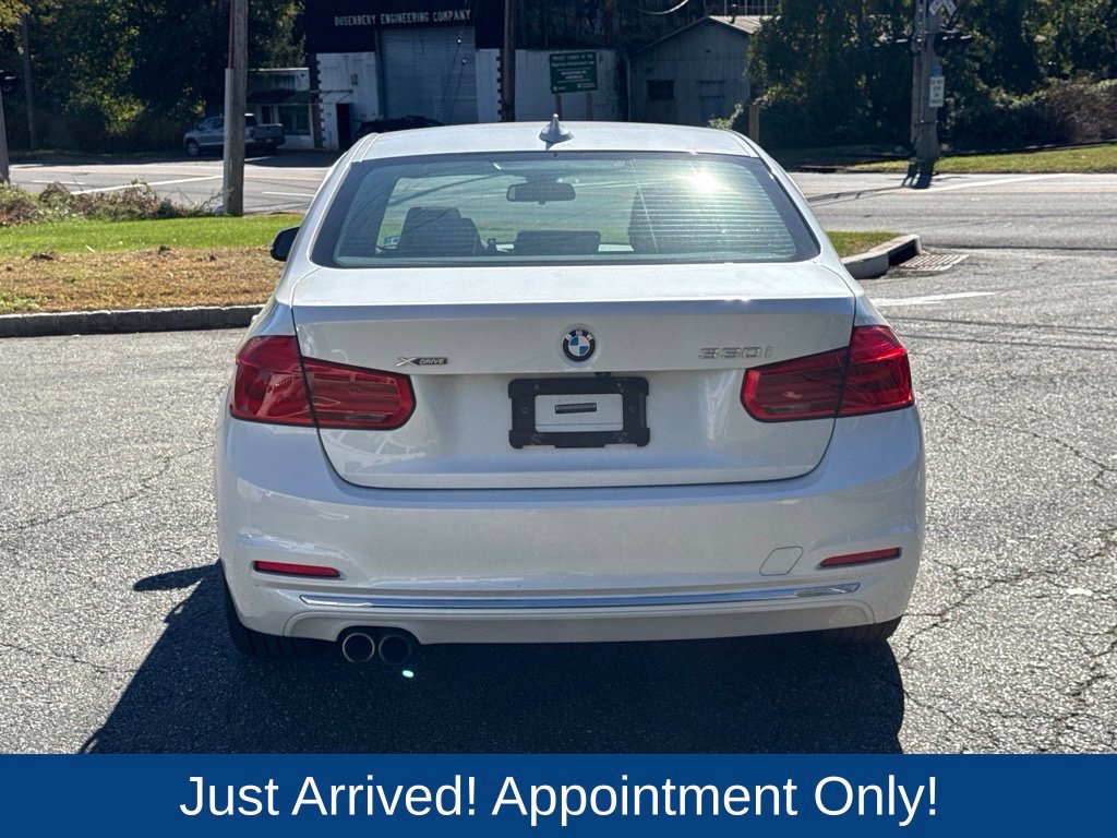 Used 2018 BMW 330i xDrive Sedan AWD/4WD image 6