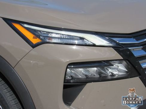 Certified 2025 Nissan Rogue SV FWD image 12