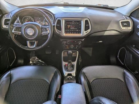 Used 2017 Jeep Compass Latitude w/ Popular Equipment Group image 18