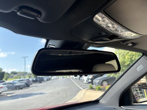 Used 2018 Mercedes-Benz GLC 300 4MATIC image 27