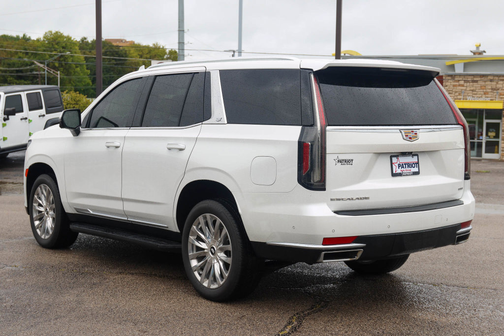 Used 2023 Cadillac Escalade Premium Luxury RWD image 5