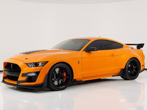 Used 2021 Ford Mustang Shelby GT500 w/ Carbon Fiber Track Pack RWD image 7