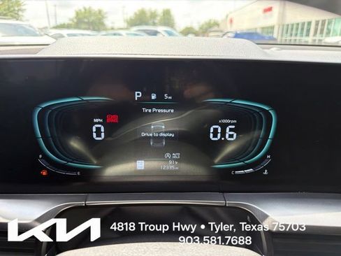 Certified 2025 Kia Telluride LX FWD image 17