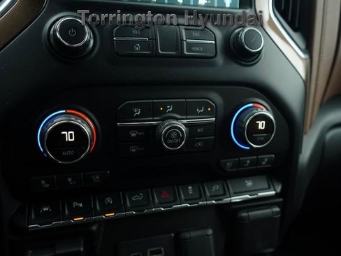 Used 2019 Chevrolet Silverado 1500 High Country w/ High Country Premium Package image 23