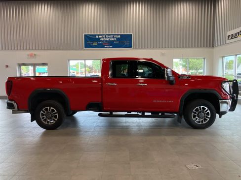 Used 2022 GMC Sierra 2500 SLT w/ SLT Preferred Package image 4