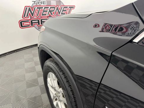 Used 2020 Chevrolet Traverse LT w/ LPO, Floor Liner Package image 23