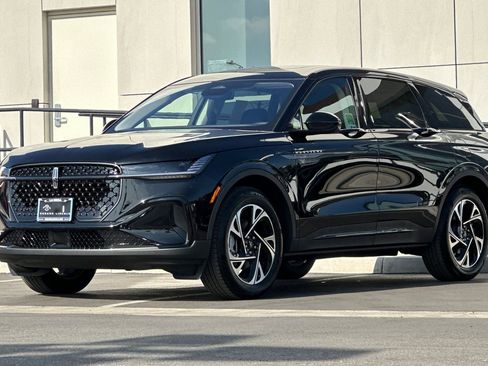 New 2026 Lincoln Nautilus Premier w/ Equipment Group 102A image 7