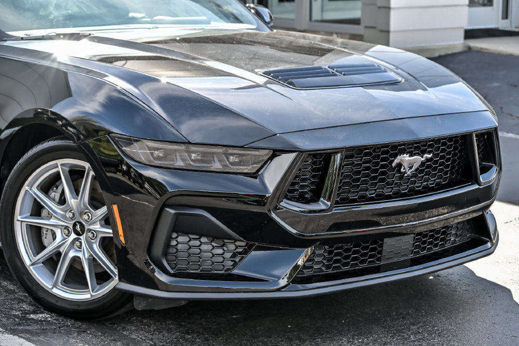 Certified 2025 Ford Mustang GT Premium RWD image 2