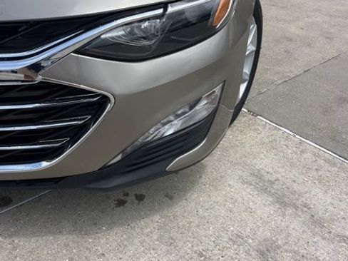Used 2025 Chevrolet Malibu LT FWD image 12
