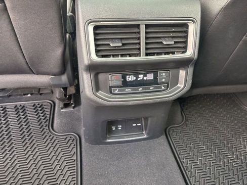 Certified 2025 Volkswagen Atlas SEL AWD/4WD image 17