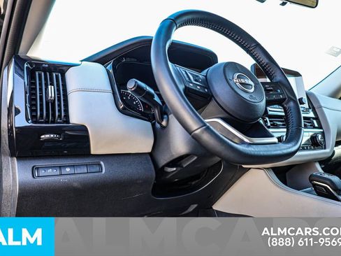 Used 2024 Nissan Pathfinder SV image 28