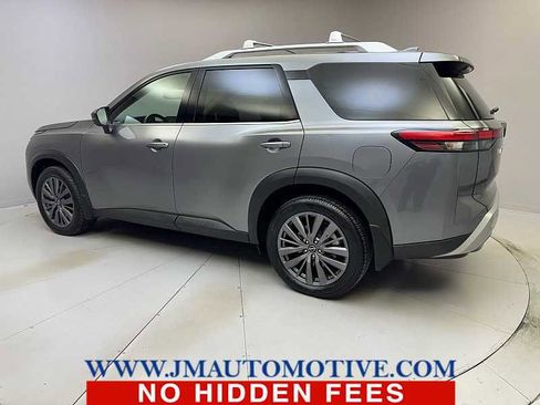 Used 2022 Nissan Pathfinder SL w/ SL Premium Package image 3