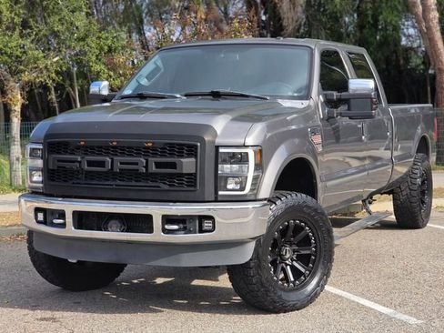 Used 2010 Ford F350 Lariat image 9