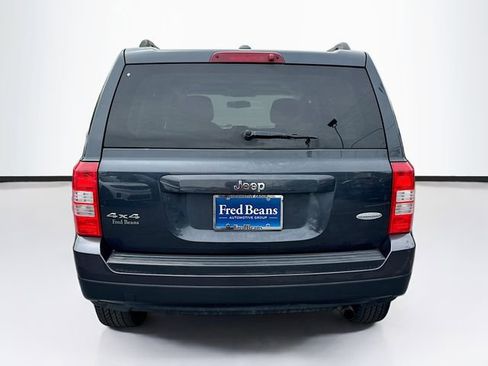 Used 2015 Jeep Patriot Latitude w/ Sun/Sound Group AWD/4WD image 6