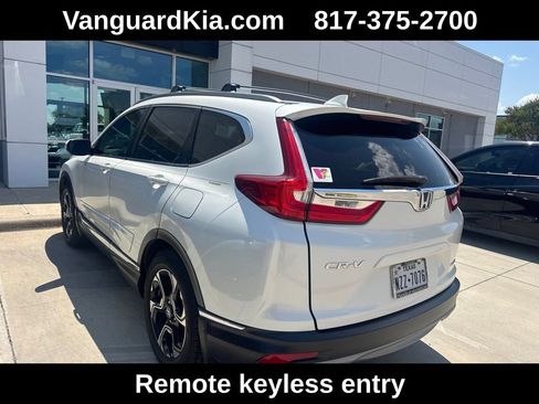 Used 2018 Honda CR-V Touring image 3