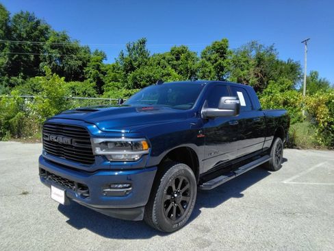 Used 2024 RAM 2500 Laramie w/ Night Edition AWD/4WD image 4