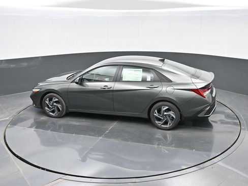 New 2025 Hyundai Elantra SEL image 26