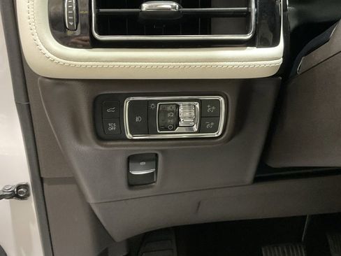 Used 2021 Lincoln Nautilus Black Label w/ Class II Trailer Tow Package image 8