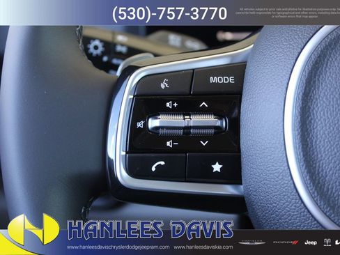 New 2026 Kia Carnival EX image 29