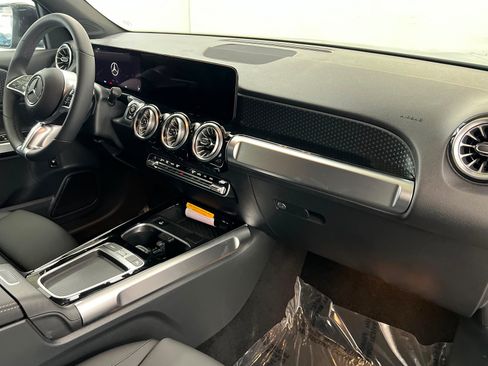 New 2026 Mercedes-Benz GLB 250 4MATIC image 24