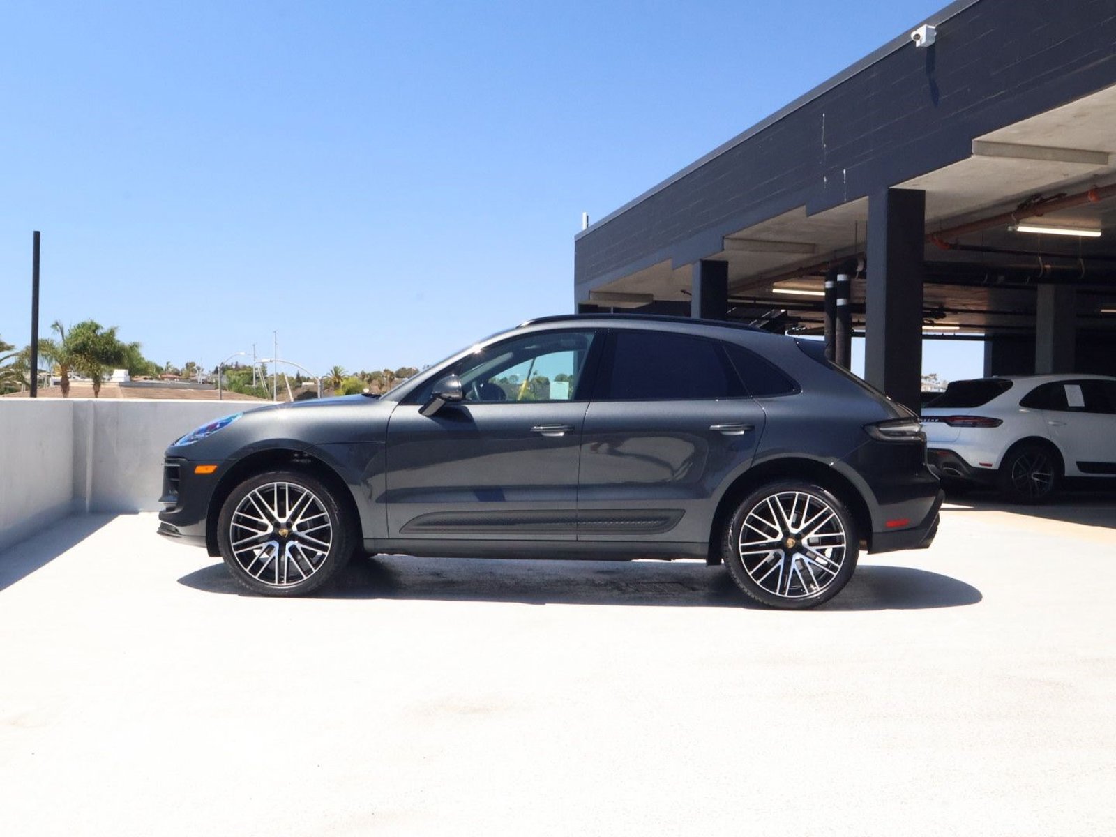 Certified 2026 Porsche Macan AWD/4WD image 2