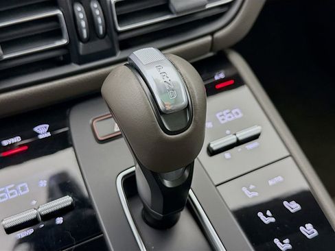 Certified 2023 Porsche Macan Turbo AWD/4WD image 21