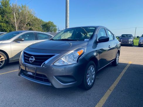 Used 2017 Nissan Versa SV FWD image 16