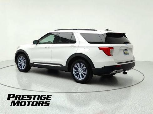 Used 2022 Ford Explorer XLT w/ Equipment Group 202A AWD/4WD image 6