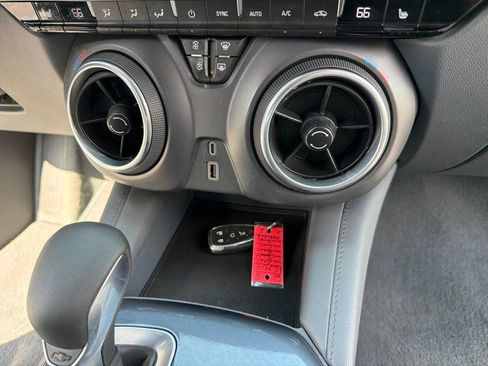 Used 2021 Chevrolet Blazer LT FWD image 26