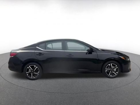 Used 2025 Nissan Sentra SV FWD image 16