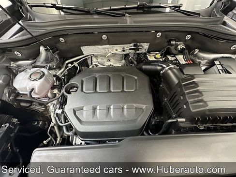 Used 2025 Volkswagen Atlas SE image 28