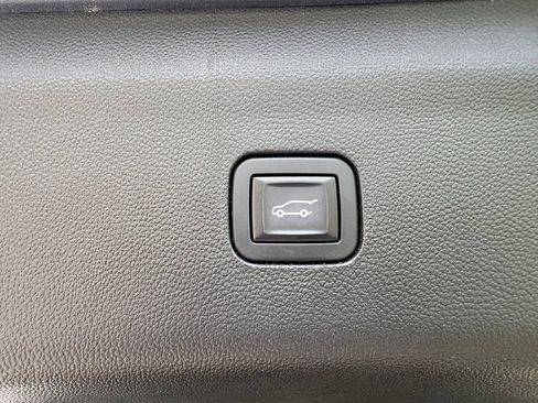 Used 2019 Buick Enclave Essence AWD/4WD image 49