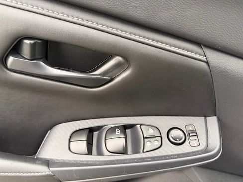 Used 2025 Nissan Sentra S FWD image 11