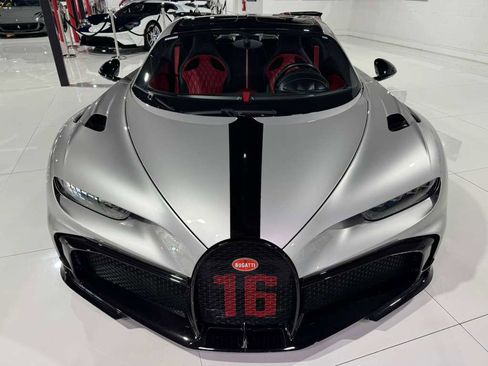 Used 2023 Bugatti Chiron Pur Sport image 2