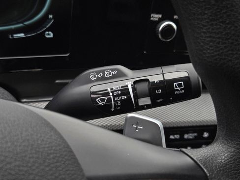 Used 2025 Kia Sportage LX image 22