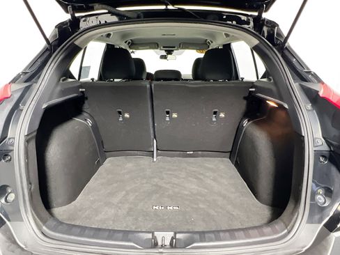 Used 2020 Nissan Kicks SV image 34