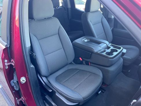 Used 2019 Chevrolet Silverado 1500 Custom w/ Custom Value Package AWD/4WD image 17