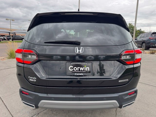 Used 2023 Honda Pilot Touring image 8