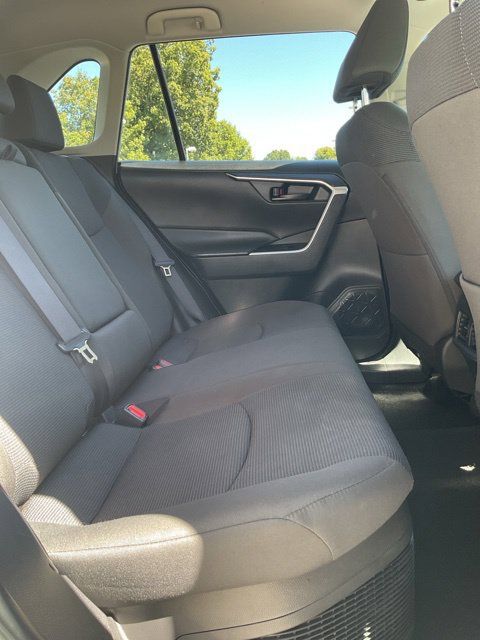 Used 2025 Toyota RAV4 LE AWD/4WD image 17