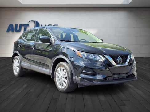 Used 2020 Nissan Rogue Sport S image 12