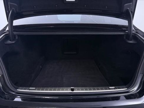 Used 2022 BMW 740i w/ Premium Package RWD image 17