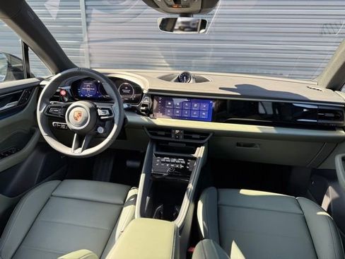 New 2025 Porsche Macan 4 Electric AWD/4WD image 31
