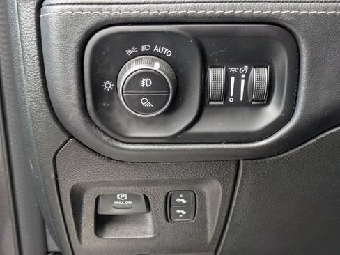 Used 2022 RAM 1500 Limited AWD/4WD image 17