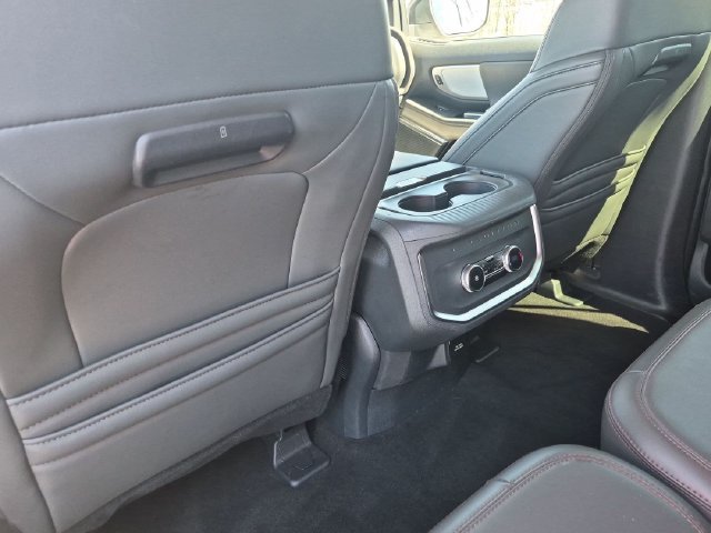 Used 2025 Ford Expedition Active AWD/4WD image 16