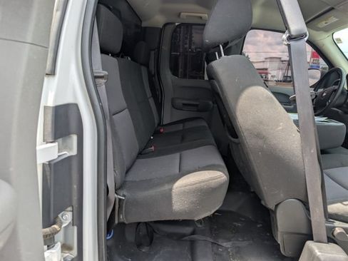 Used 2010 Chevrolet Silverado 1500 W/T RWD image 17