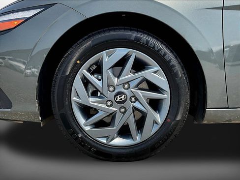 Certified 2024 Hyundai Elantra SEL FWD image 30