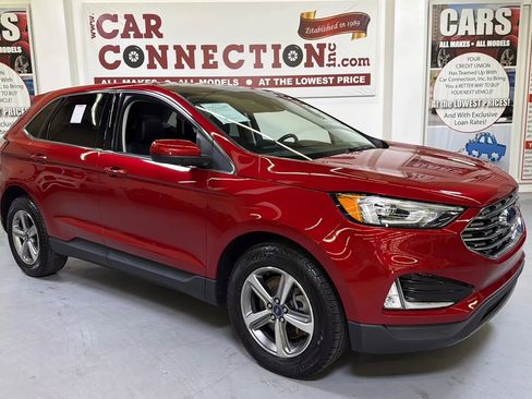 Used 2021 Ford Edge SEL w/ Convenience Package FWD image 4