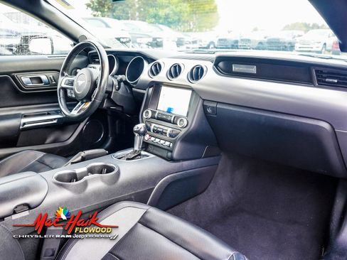 Used 2022 Ford Mustang Premium image 7
