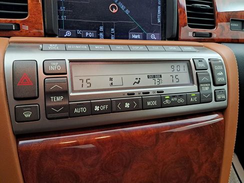 Used 2004 Lexus SC 430 Convertible image 23